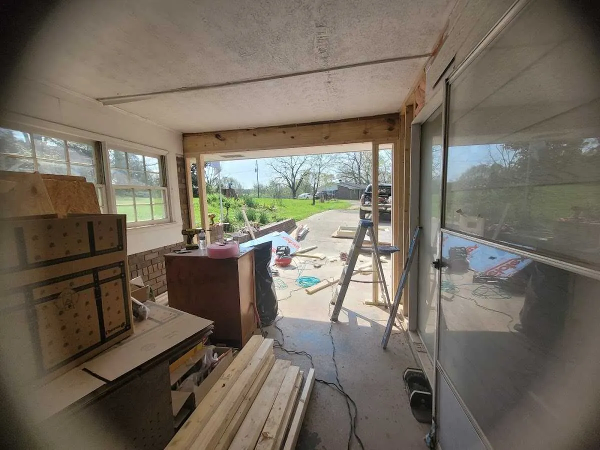 Air movers and dehumidifier for Water Mitigation Services in Lutz